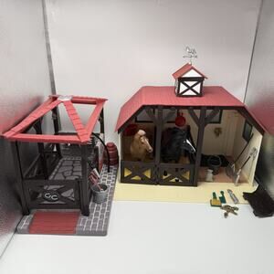 2003 Grand Champions Bundle Grand Stable + Feed & Groom Play Set Classic Horse
